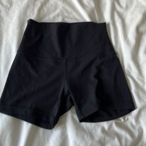 Align shorts 4” size 4